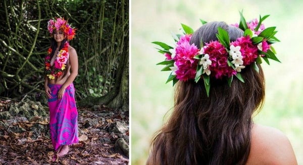 femmes portant des vêtements des îles du Pacifique avec une couronne de fleurs de Tahiti